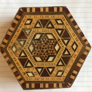 Vintage trinket box. SOLD